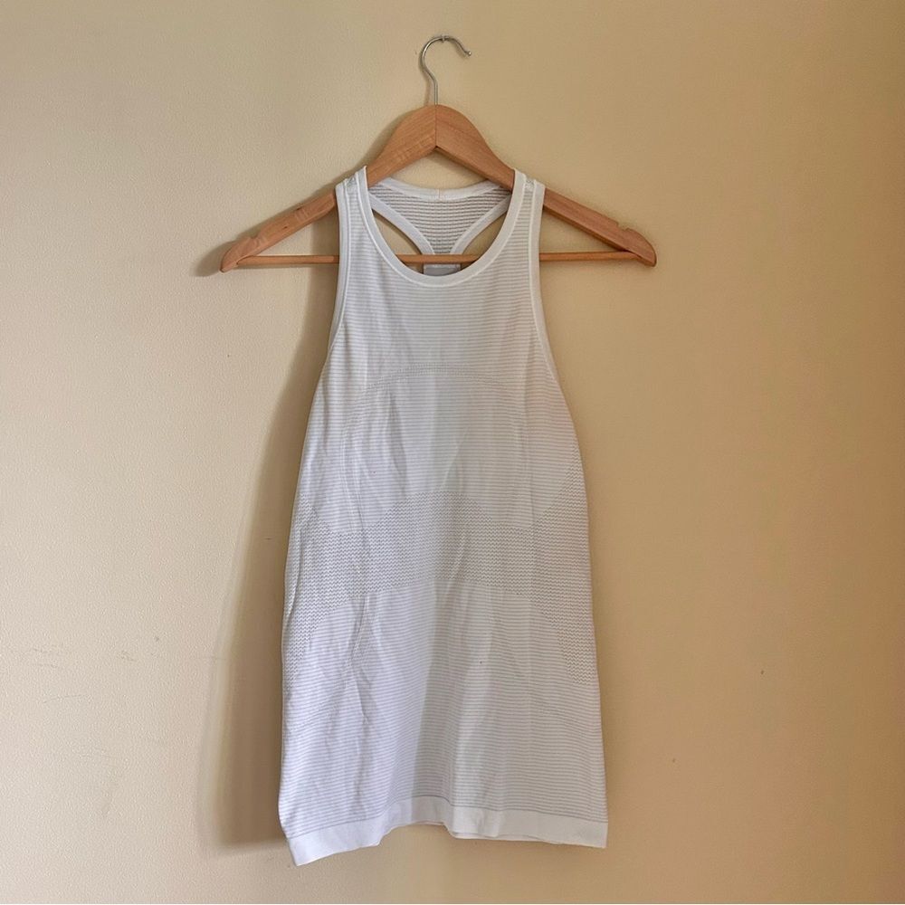 Lululemon White Swifty Tech Athletic Tank Top size 2